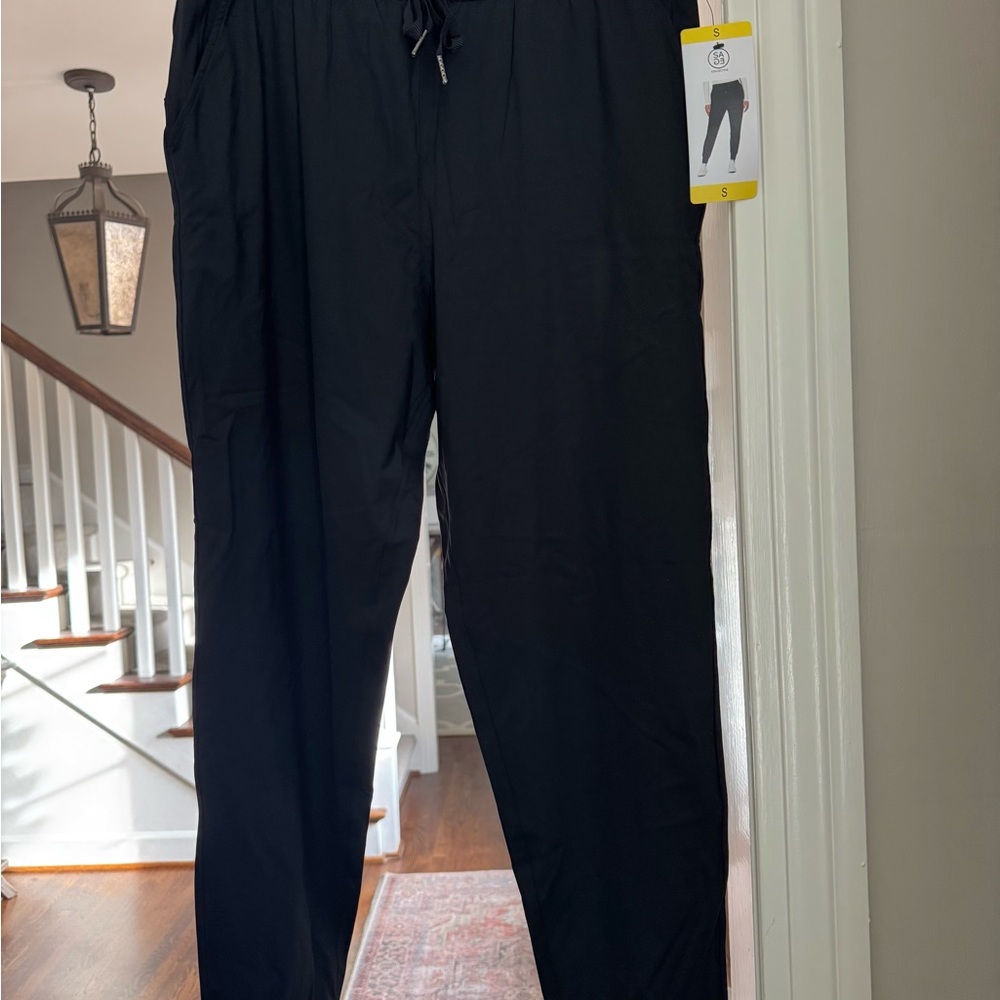 Joggers Women’s Small - Picture 3 of 8